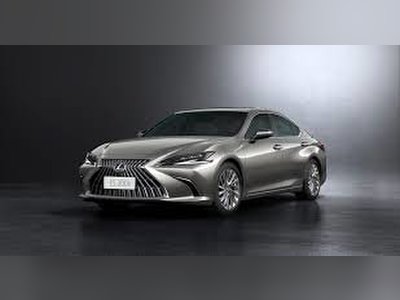 Lexus ES 300h - thaicars.com