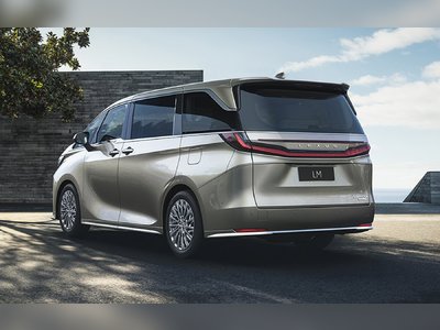 Lexus LM 500h - thaicars.com